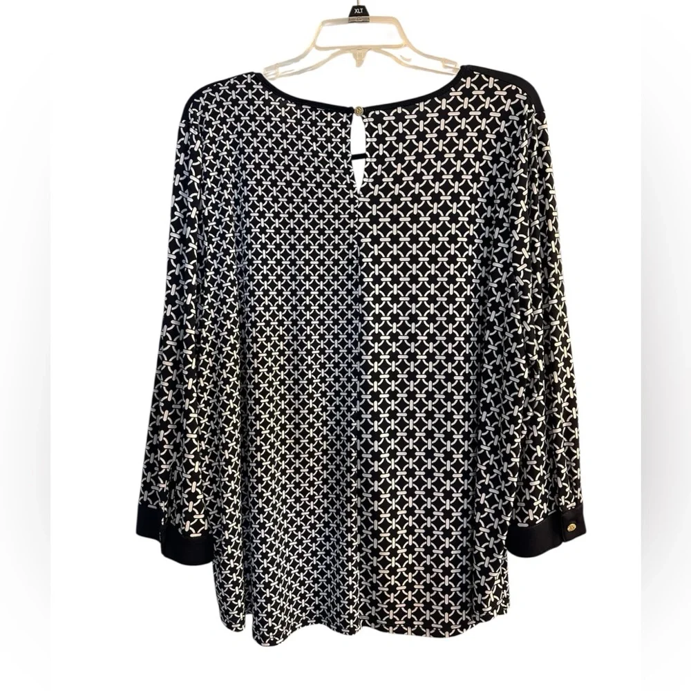 Anne Klein navy blue and White Boxy 3/4 Sleeve Blouse gold detail - Picture 2 of 8